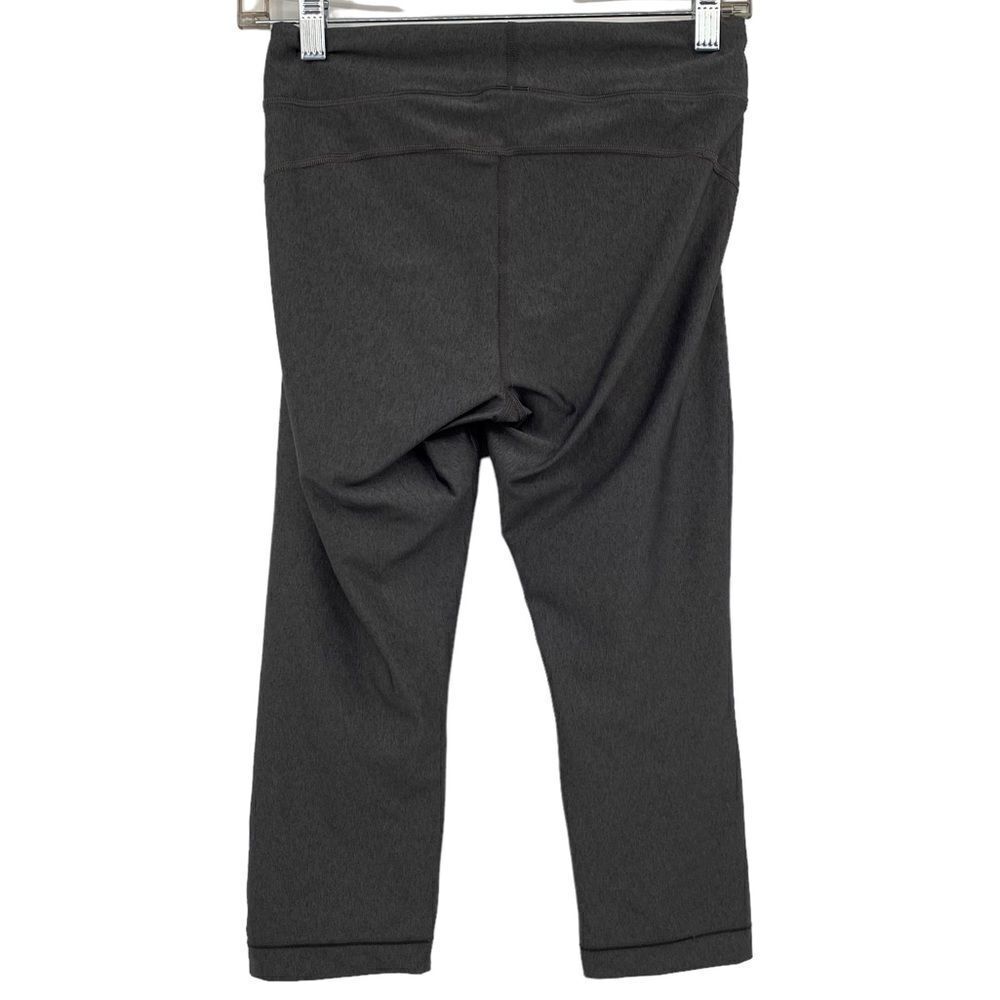 Under Armour Gray Capri Leggings Size S - Picture 3 of 6